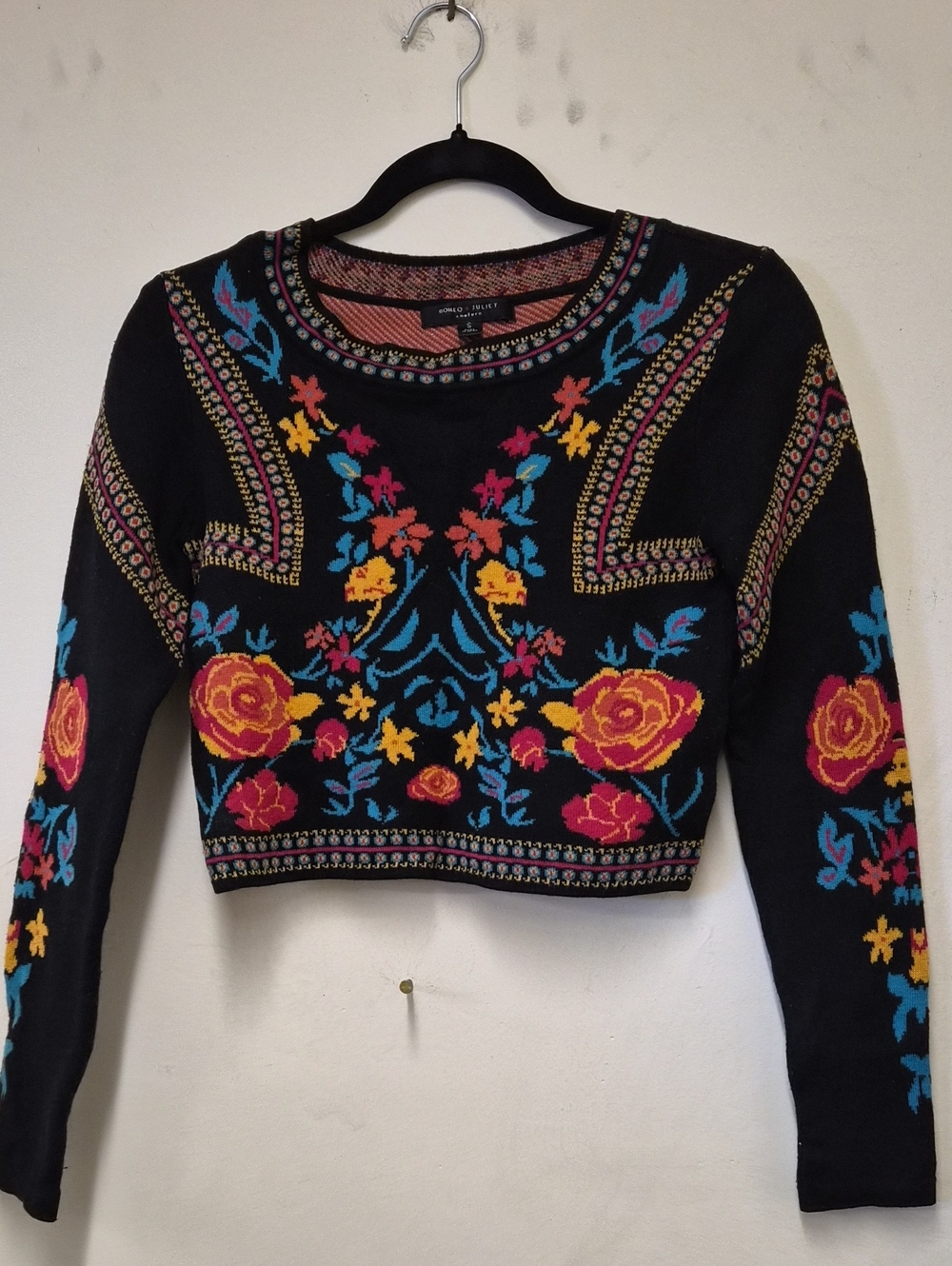 Romeo & Juliet Couture Black Sweater with Multicolor Floral Fair Isle Size S